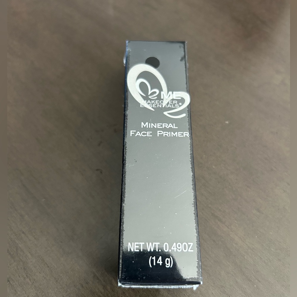 New Essentials Mineral Primer LOVE ME Makeover Essentials Primer 0.49/14g